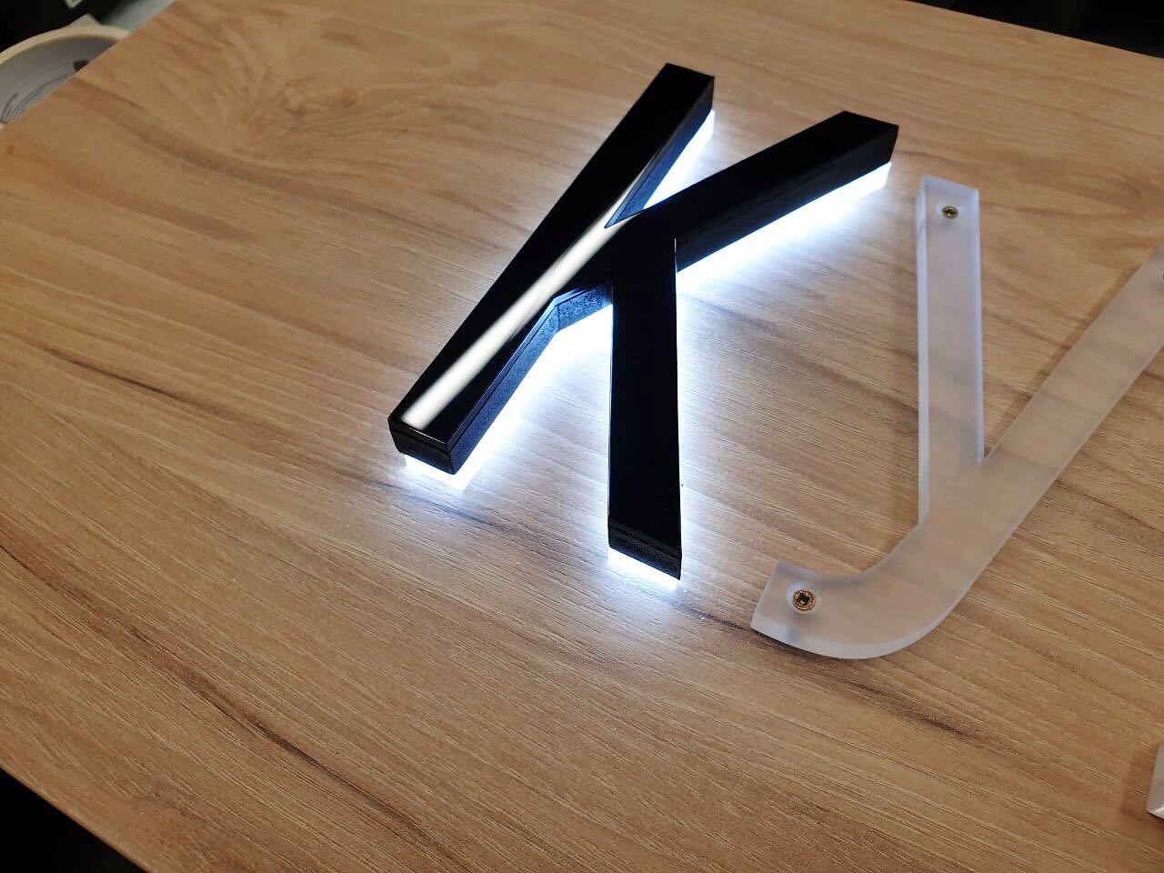 Объёмная буква с обратной LED подсветкой